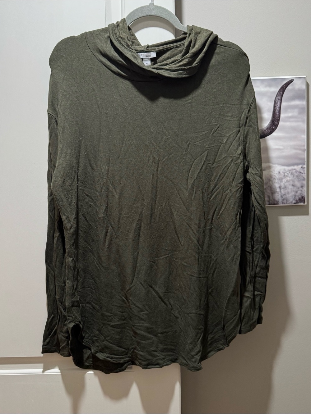 Green daily ritual top/tunic with a hood. Large